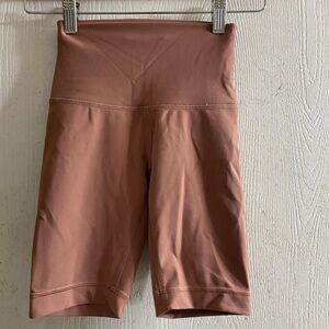 Lululemon Mauve Pink High Rise Wunder Train Activewear Shorts Women Sz 0